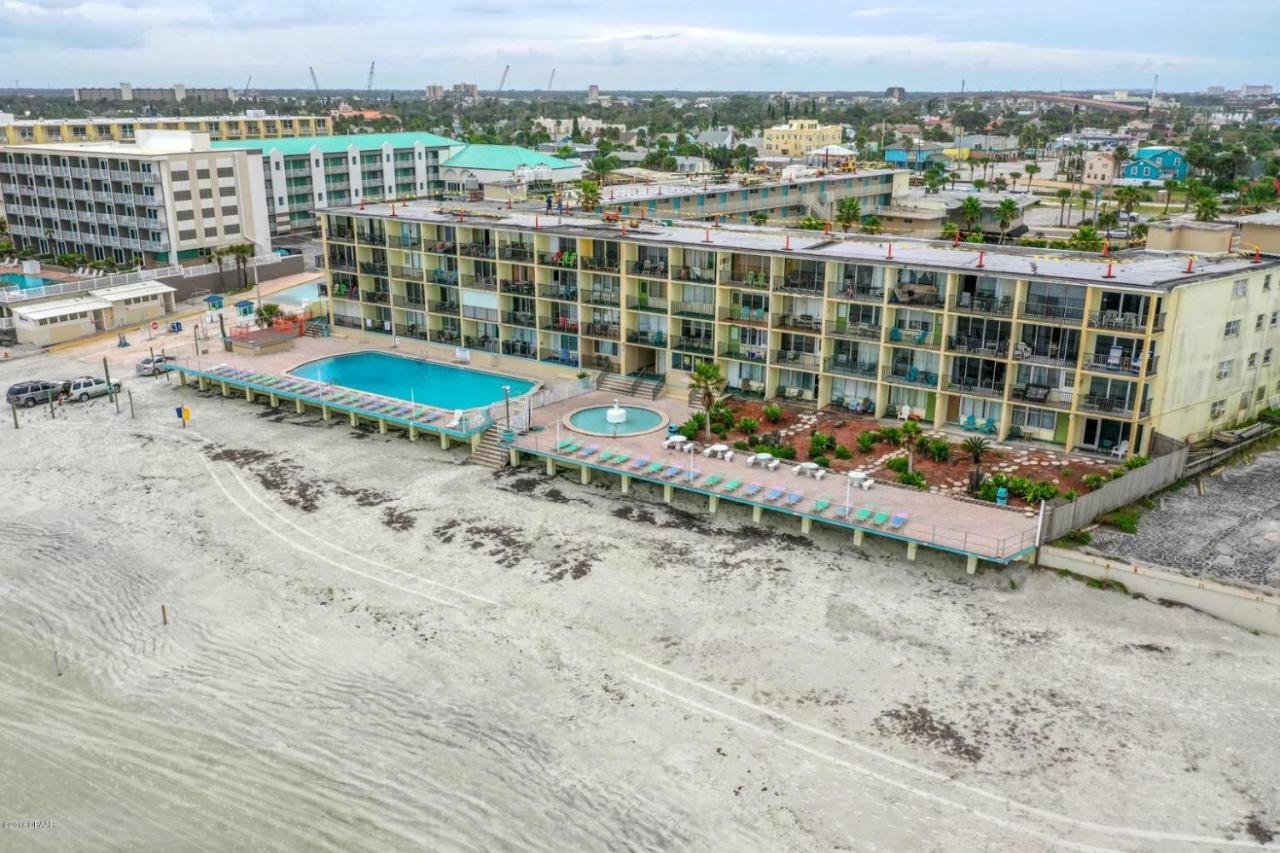 Апартаменты Ocean Breeze - Direct Ocean Front-Pool Is Open Дейтона-Бич Экстерьер фото